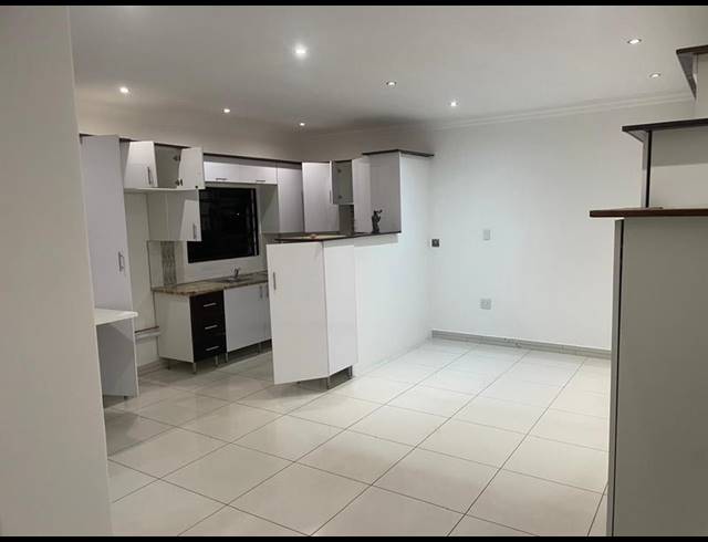 1 BEDROOM PROPERTY TO RENT IN NORTHCLIFF